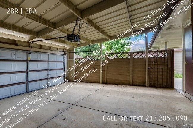 Building Photo - 709 Meadow Arbor Ln