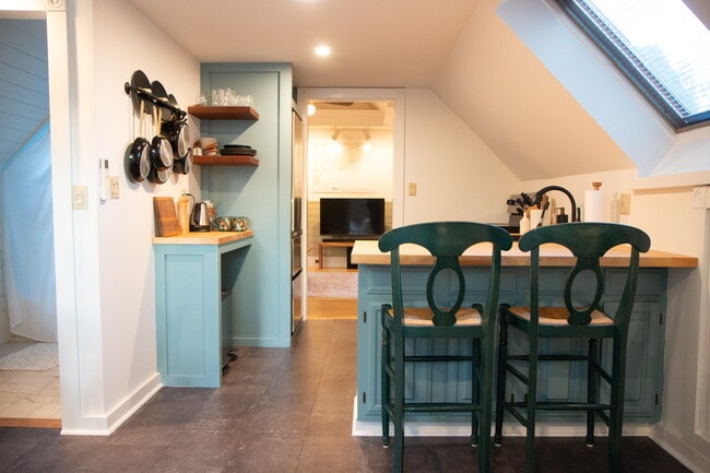 Building Photo - 36 Irving St