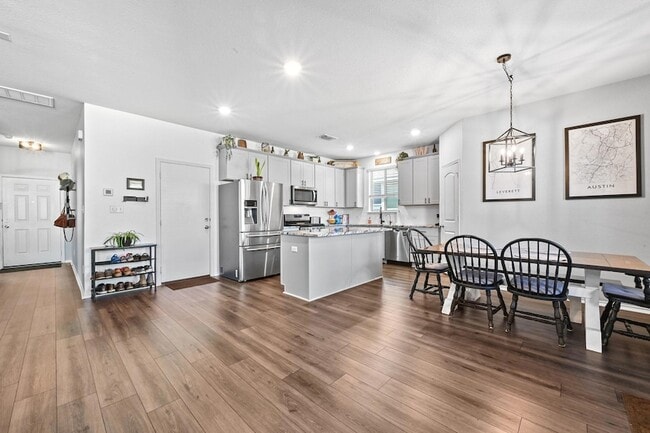 Building Photo - 317 Black Alder St