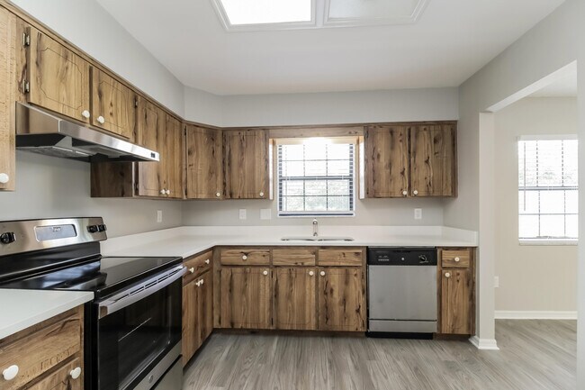 Building Photo - 3982 Ridgewood Dr