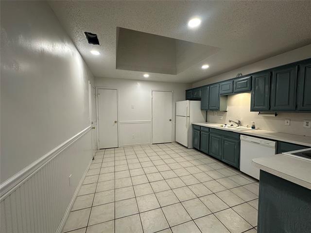 Building Photo - 1104 University Dr