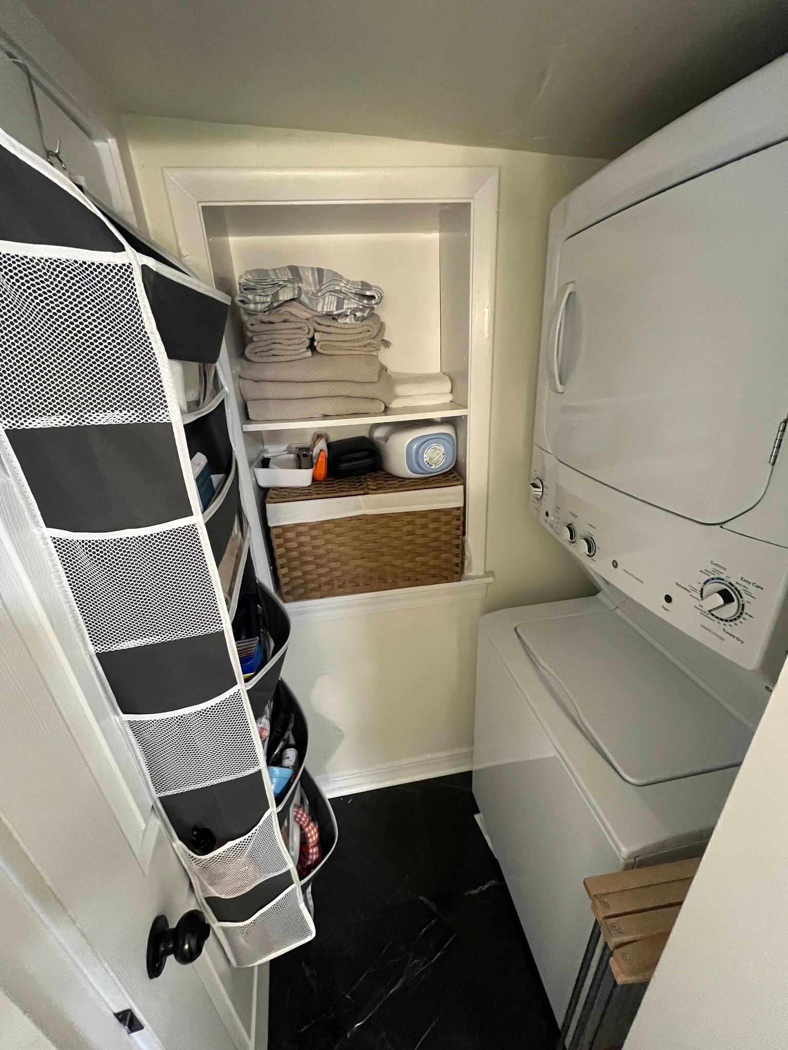 Building Photo - 3523 Valley St