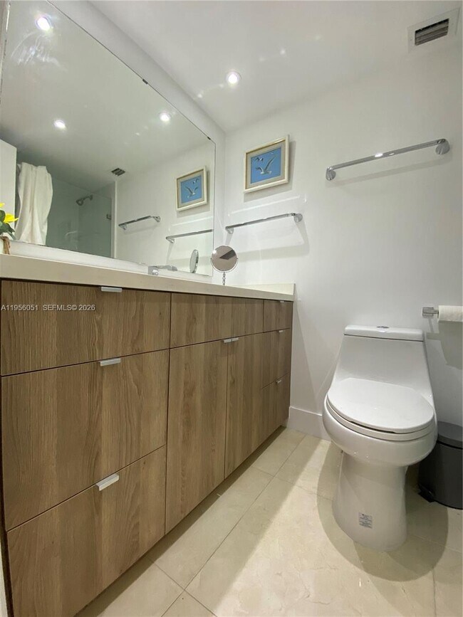 Building Photo - 177 Ocean Ln Dr