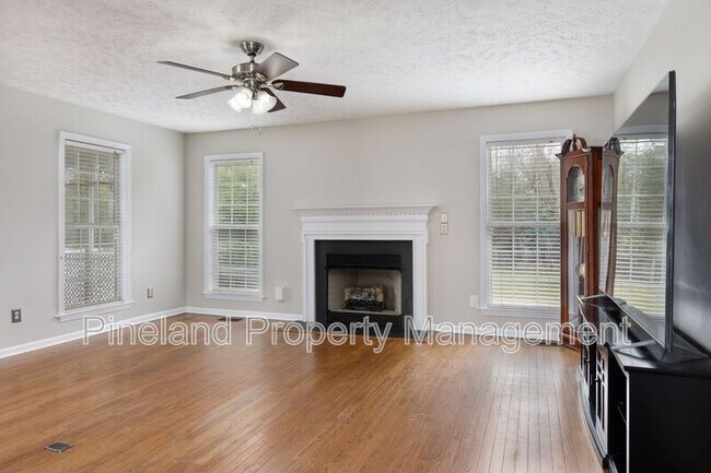 Building Photo - 310 Timberidge Dr