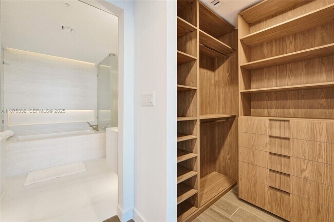 Building Photo - 900 N Ocean Blvd