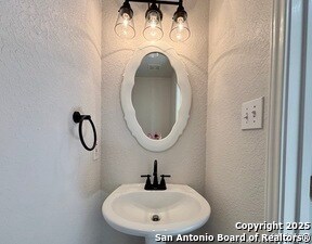 Building Photo - 6915 Opal Clfs