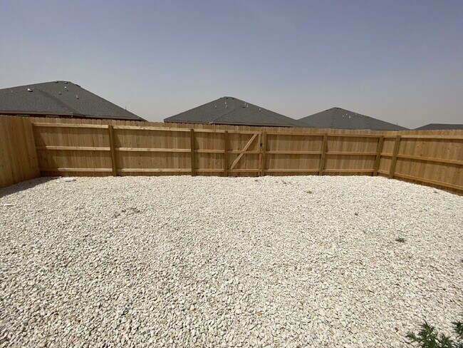 Building Photo - 3/2 duplex in Lincoln 16!