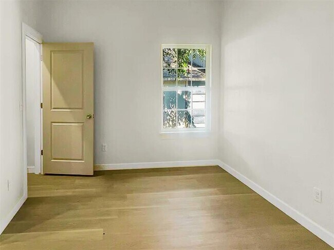 Building Photo - 2116 Charles Whitlow Ave