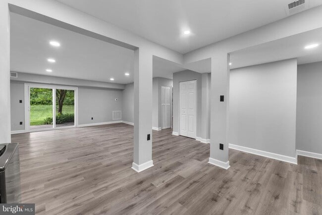 Building Photo - 1044 Ramsgate Ct