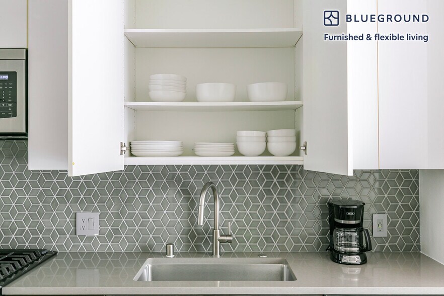 Building Photo - 2280 W El Camino Real