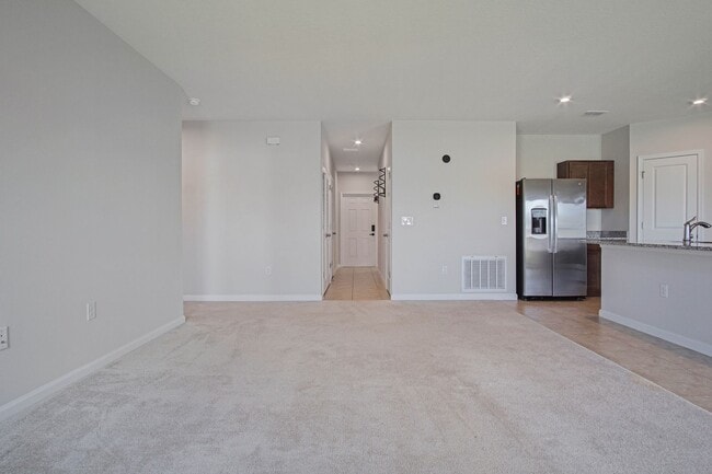 Building Photo - 3 Bedroom 2 Bathroom Single-Family Home No...