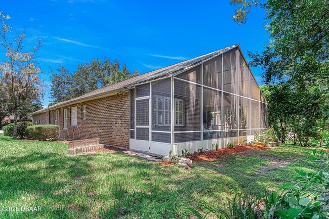 Building Photo - 6 Oak Village Dr