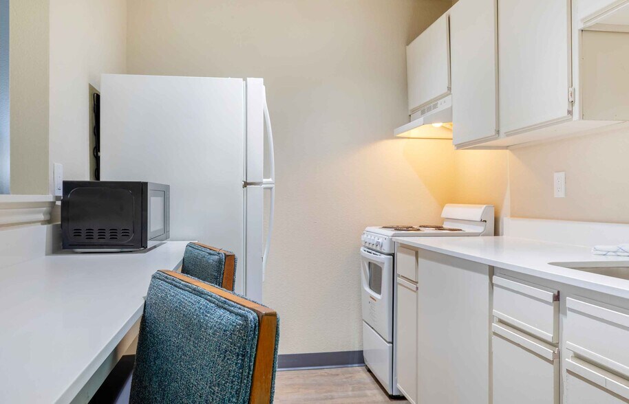 Building Photo - Furnished Studio-Arlington - Six Flags
