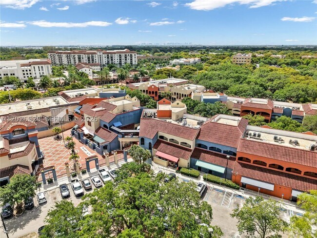 Building Photo - 7200 Fairway Dr