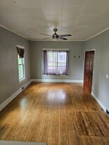 Building Photo - 610 Mill St