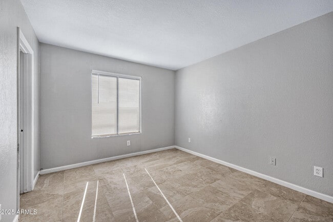 Building Photo - 1241 N 48th St