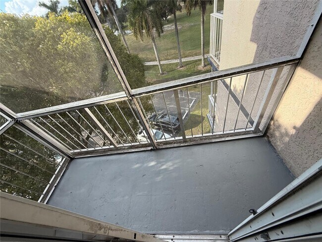 Building Photo - 6995 NW 186th St