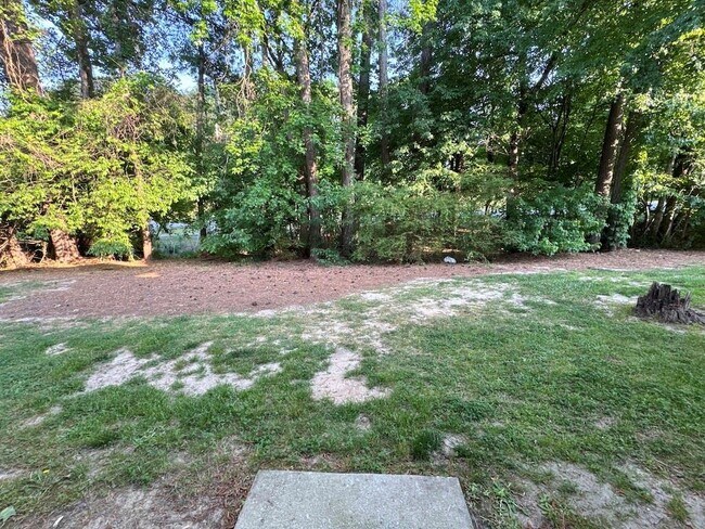 Building Photo - 1925 Heatherton Rd