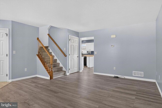 Building Photo - 48 Sussex Dr