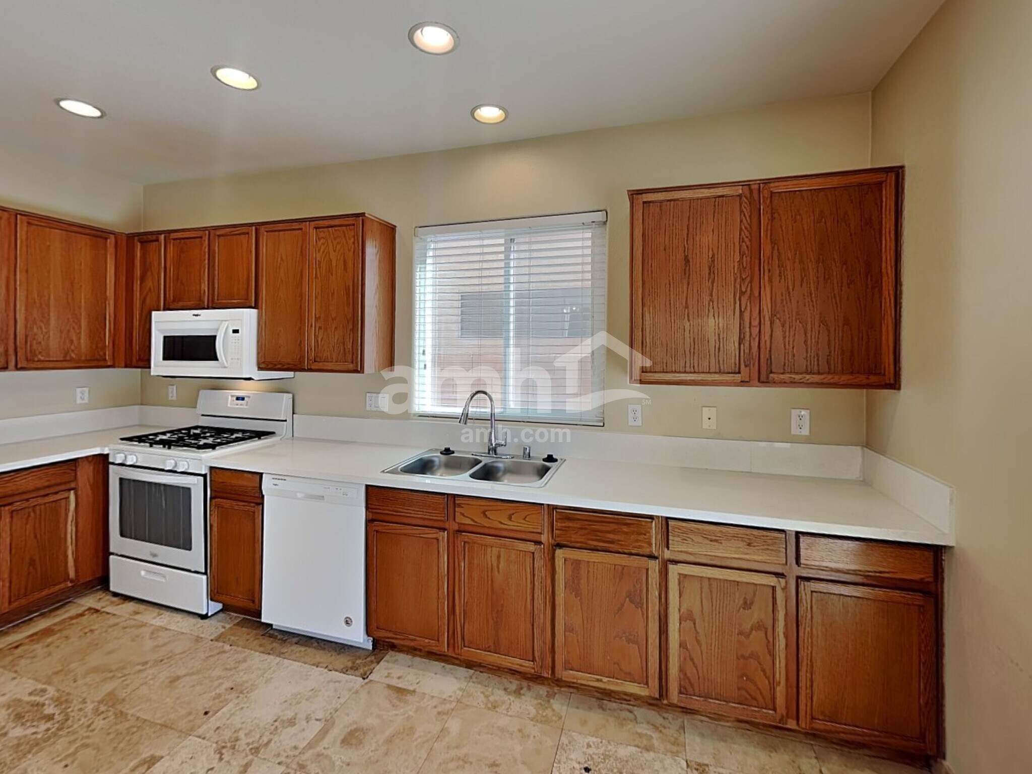 Building Photo - 6327 Hamilton Grove Ave