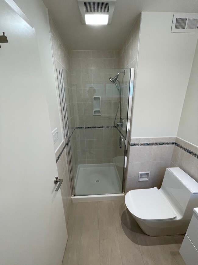 Building Photo - 36 Redwood Ave