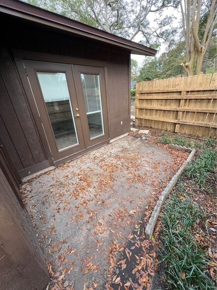 Building Photo - 8341 Country Walk Dr