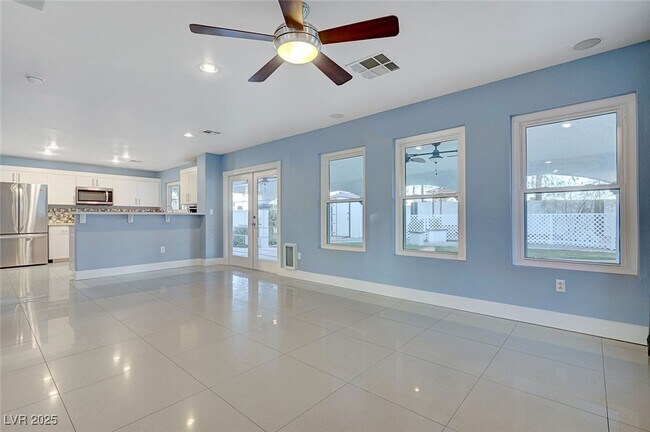 Building Photo - 5470 Logville St