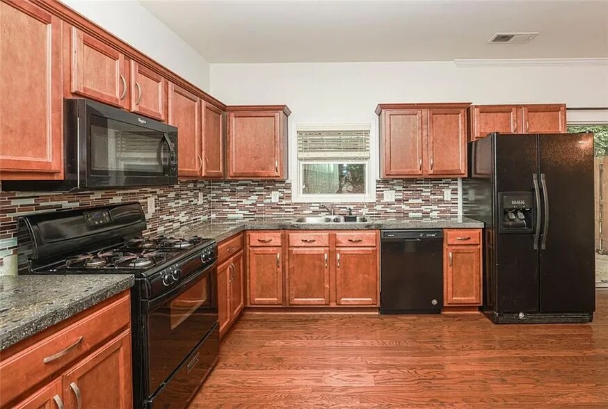 Kitchen - 5260 Sherwood Way