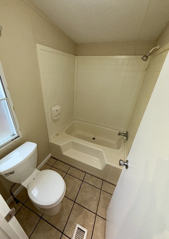 Building Photo - 54 Windy Hill Rd