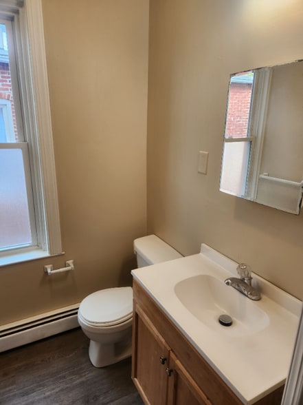 Building Photo - 56 Green St