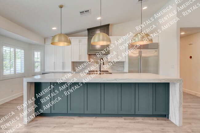 Building Photo - 6841 N Bienville St