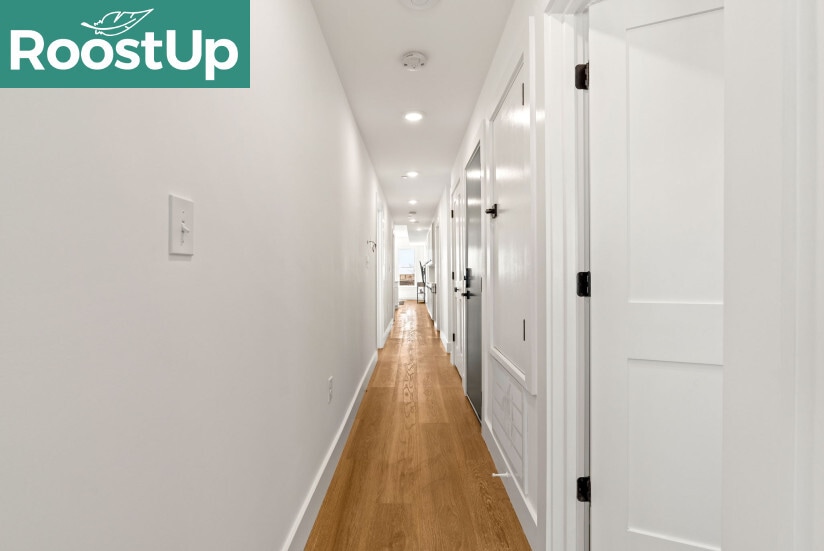 Building Photo - Furnished Private Bedroom with Private Bath in East Boston!