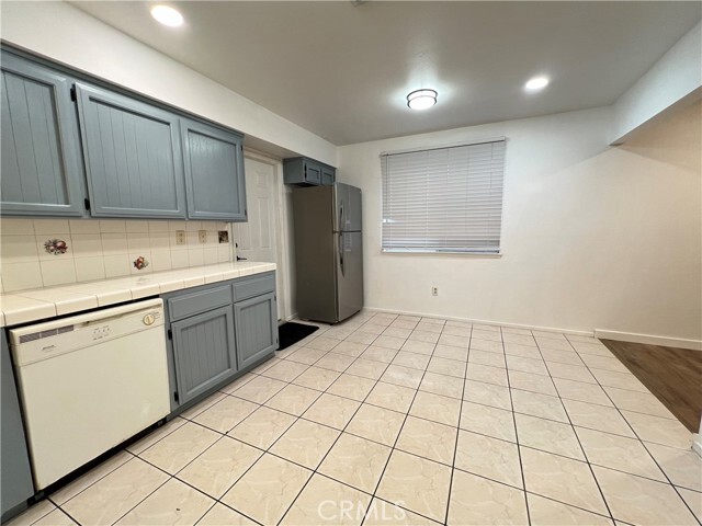 Building Photo - 5809 Sunland St