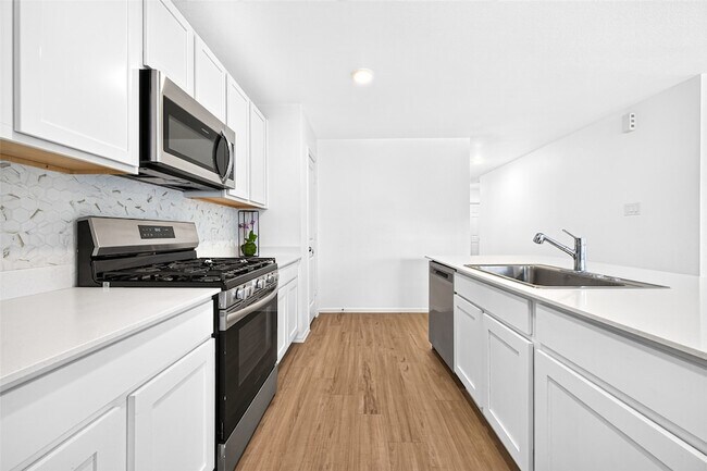 Building Photo - 27022 Breakaway Ln