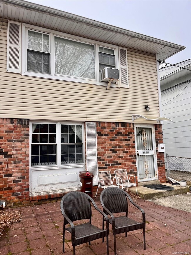 Building Photo - 34-16 Brookside St