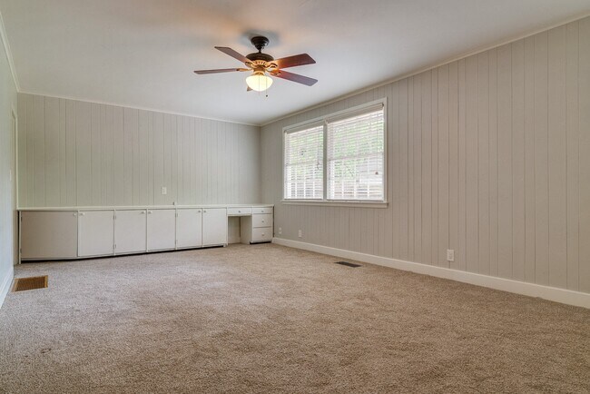 Building Photo - 946 Caldwell Ln