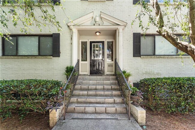 Building Photo - 870 Glendale Terrace NE