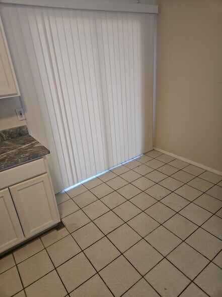 Building Photo - 4023 Woodfern Dr