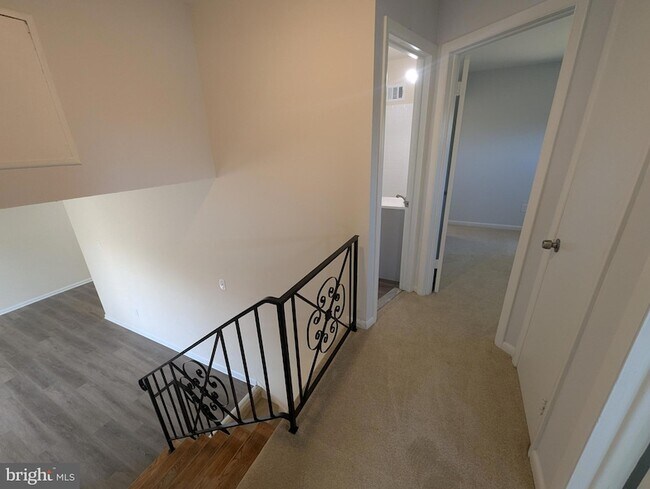 Building Photo - 6327 Willowood Ln