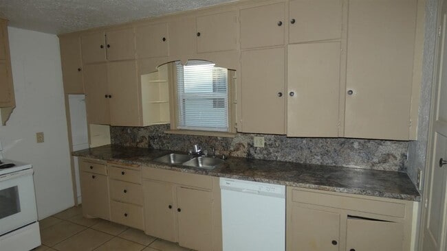 Building Photo - 1506 NW Arlington Ave