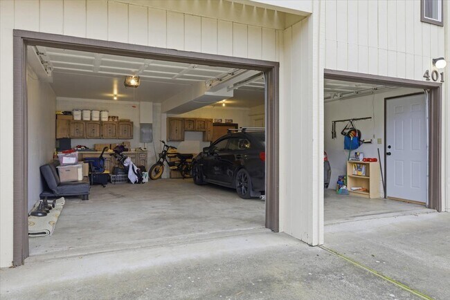 Building Photo - 401 Eastwood Dr