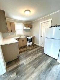 Building Photo - 320 Hamilton Ave