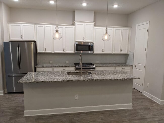 Building Photo - 25 Ibiza Ct