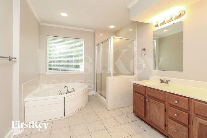 Building Photo - 13224 Greycrest Dr