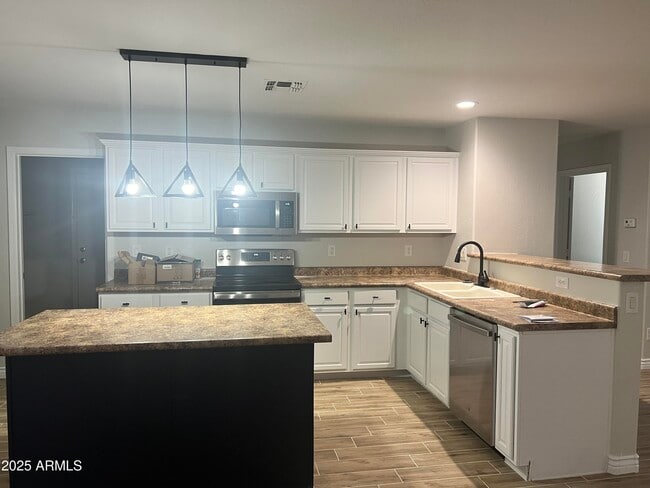 Building Photo - 24911 W Dove Run Dr