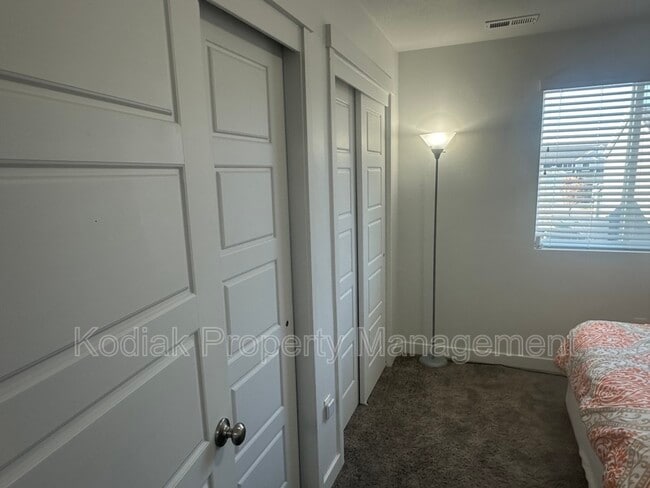 Building Photo - 3656 S Kite St