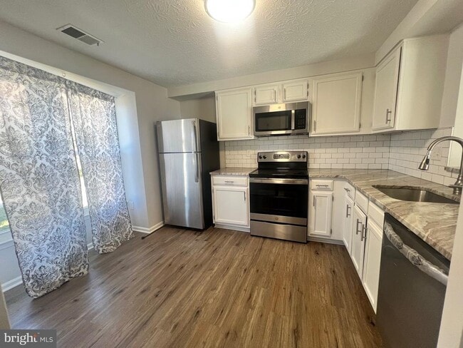 Building Photo - 532 Riggs Ct