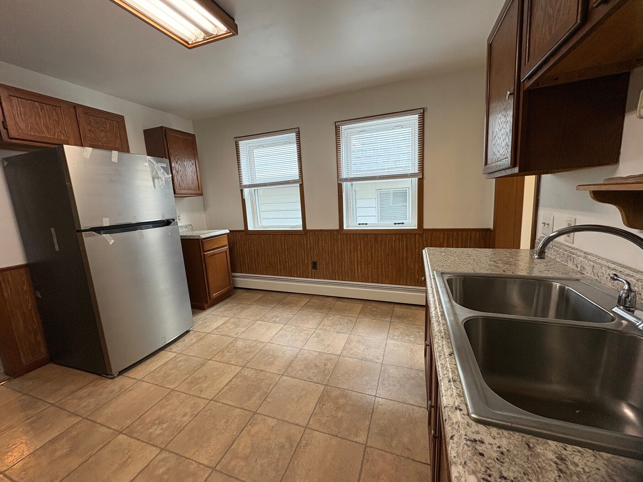 Building Photo - 25 Saint David St