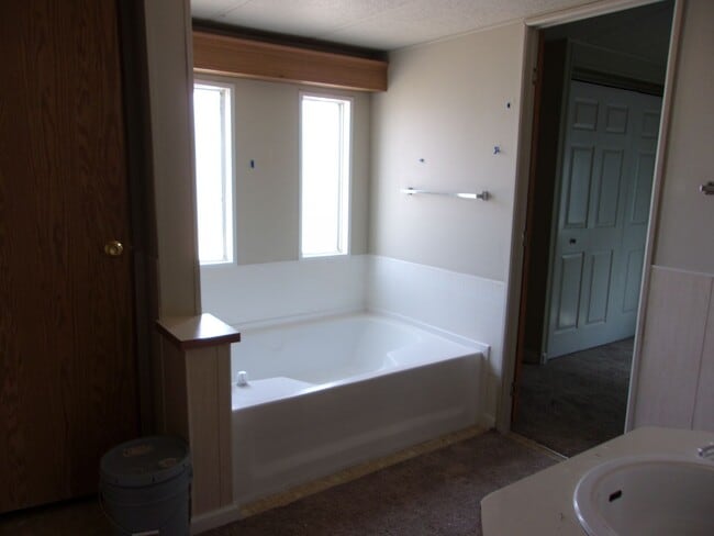 Building Photo - Home just outside of town- 2 occupants ONLY