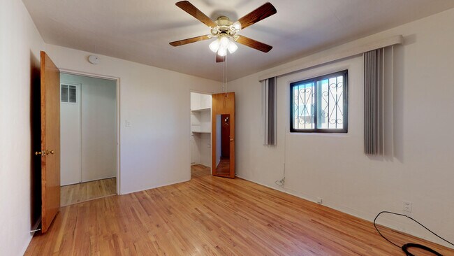 Building Photo - UPTOWN 3/BD 2/BA 1/CP WORKSHOP